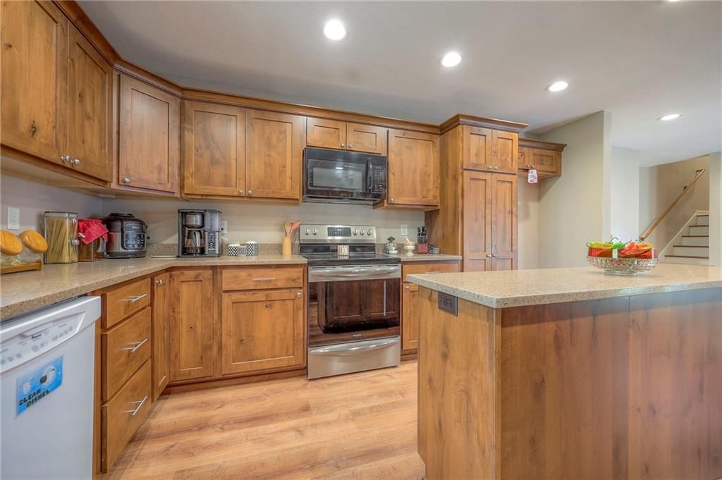 1142 S Elm Street — photo 8