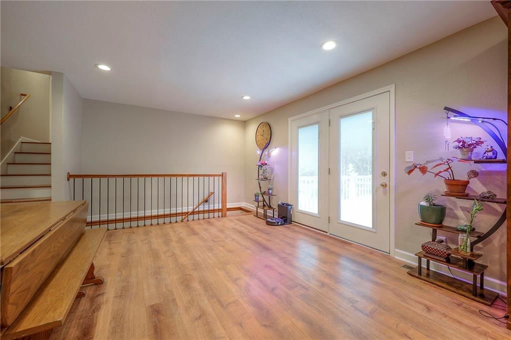 1142 S Elm Street — photo 10