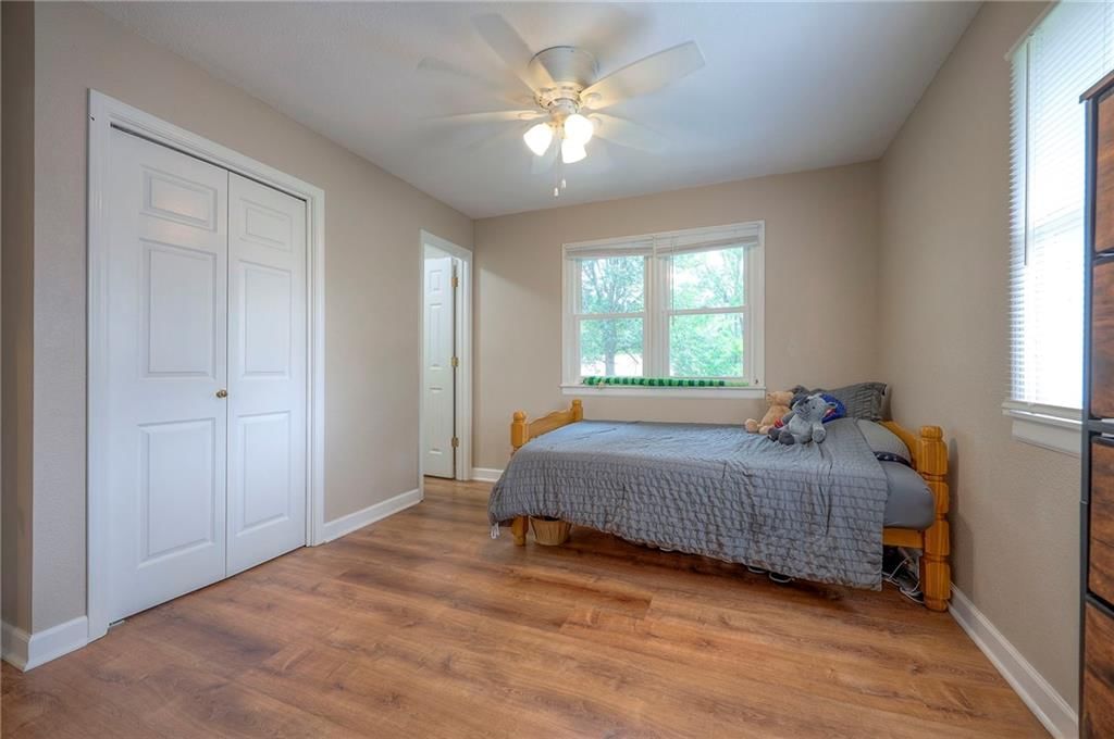 1142 S Elm Street — photo 13