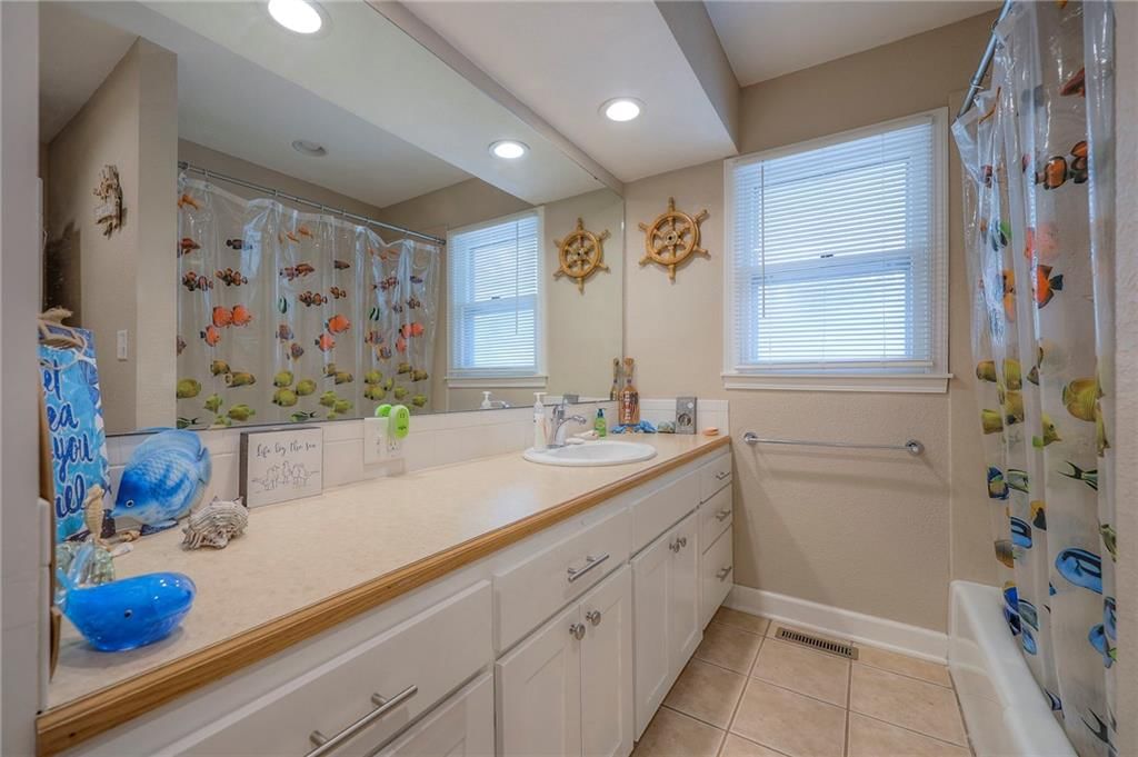 1142 S Elm Street — photo 17