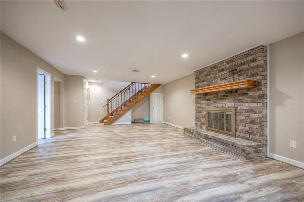 1142 S Elm Street — photo 20