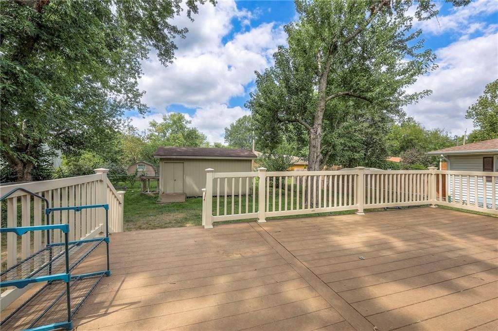 1142 S Elm Street — photo 23