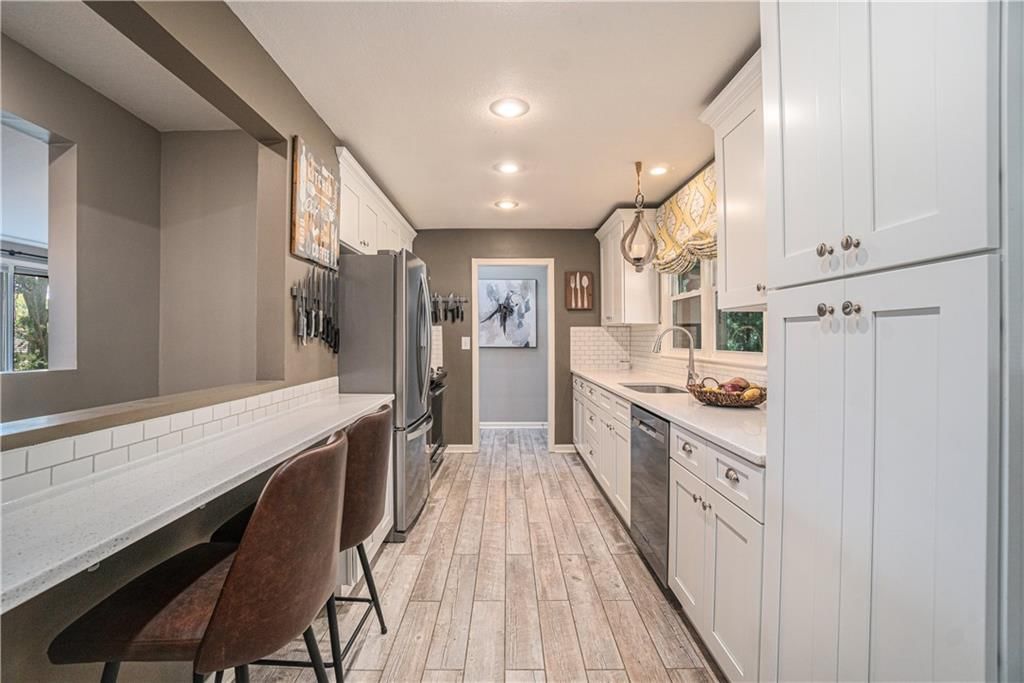 8927 High Drive — photo 12