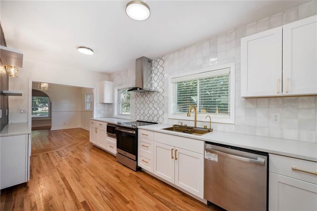 2321 E Meyer Boulevard — photo 8