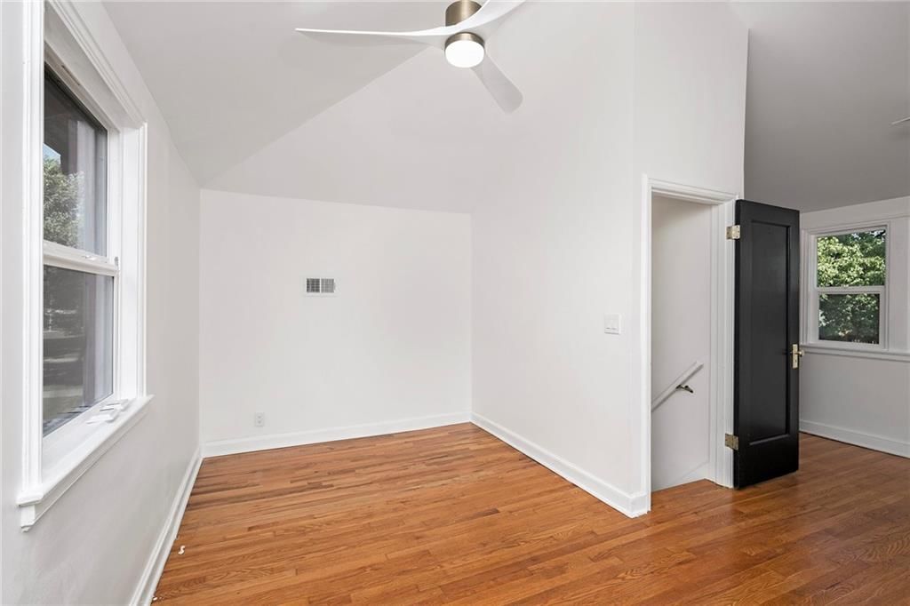 2321 E Meyer Boulevard — photo 11