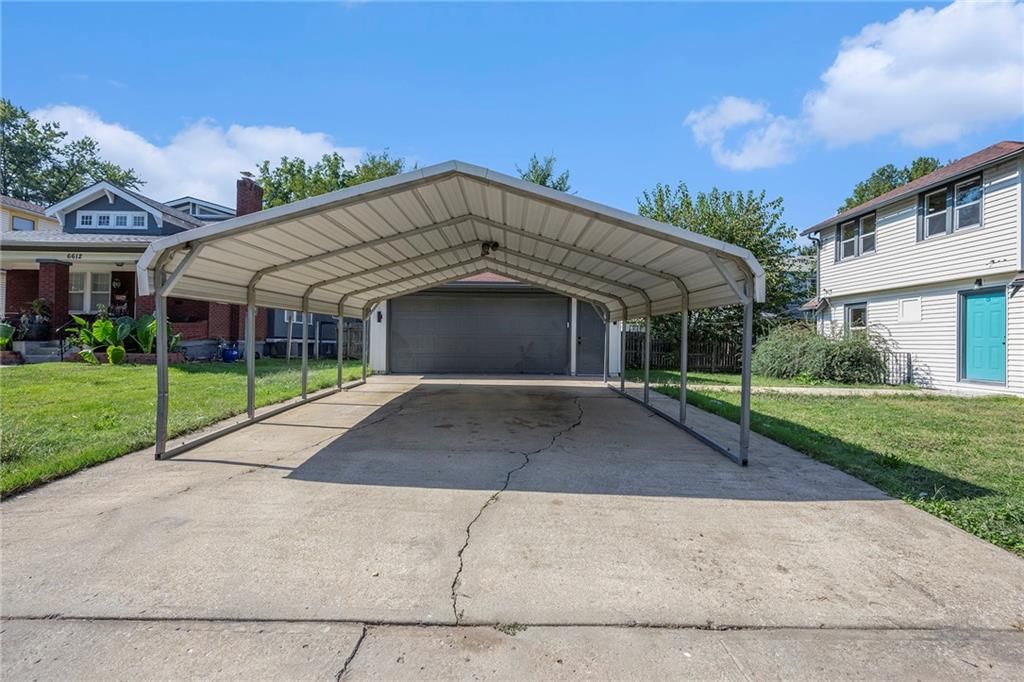 2321 E Meyer Boulevard — photo 24