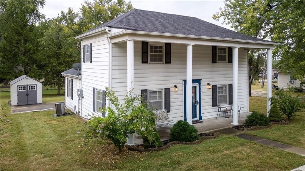 205 E Washington Street — photo 2