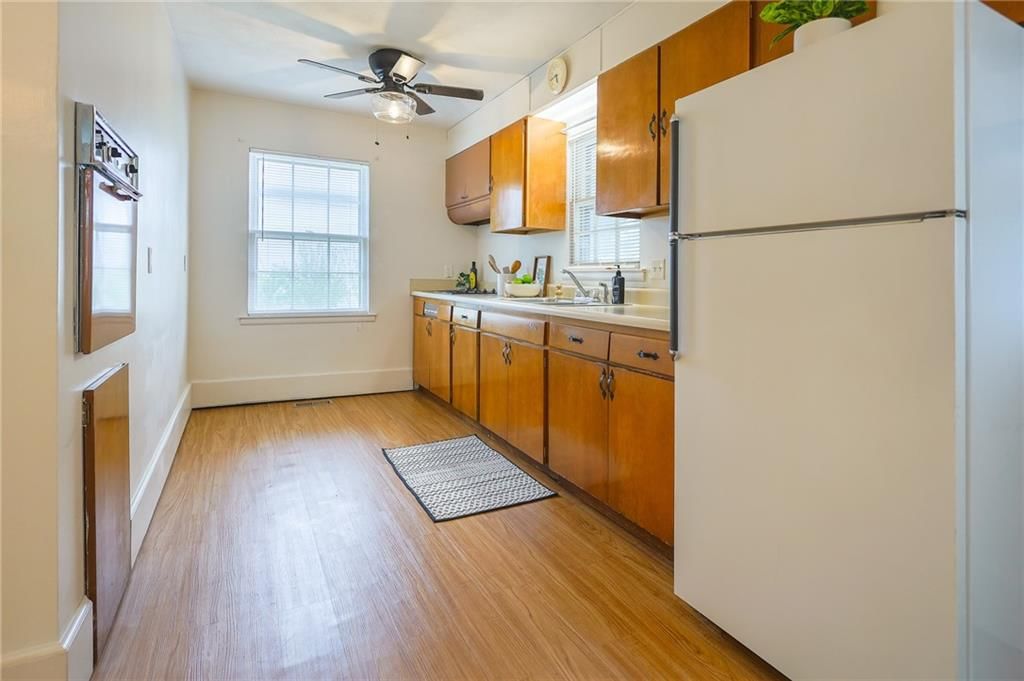 205 E Washington Street — photo 9
