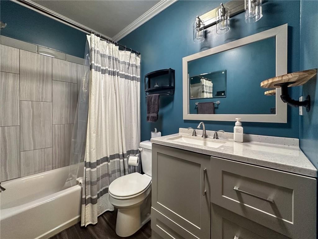 205 E Washington Street — photo 13
