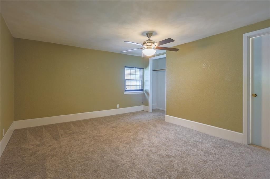 205 E Washington Street — photo 16