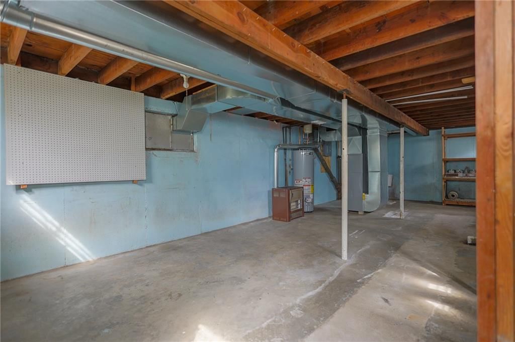 205 E Washington Street — photo 17