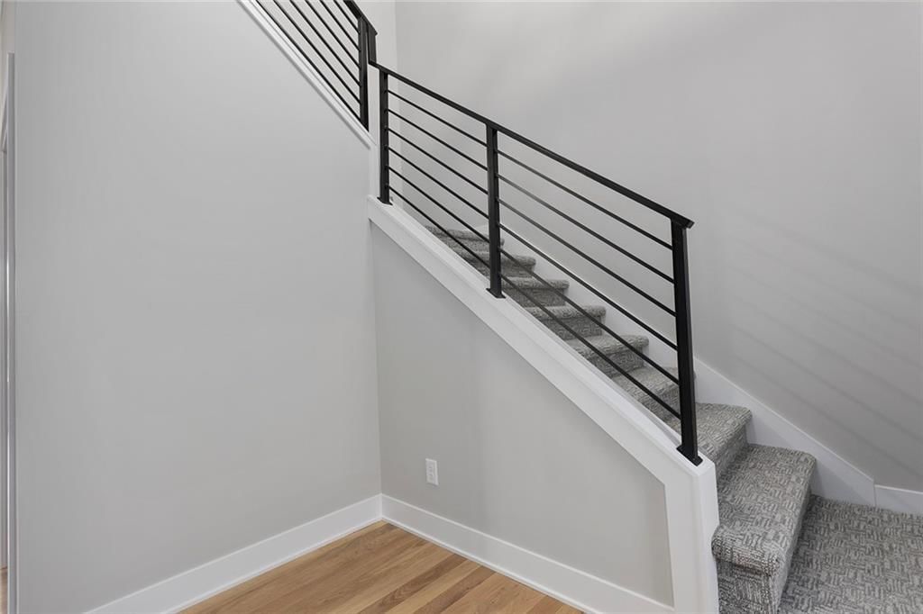 820 SE Partridge Lane — photo 2