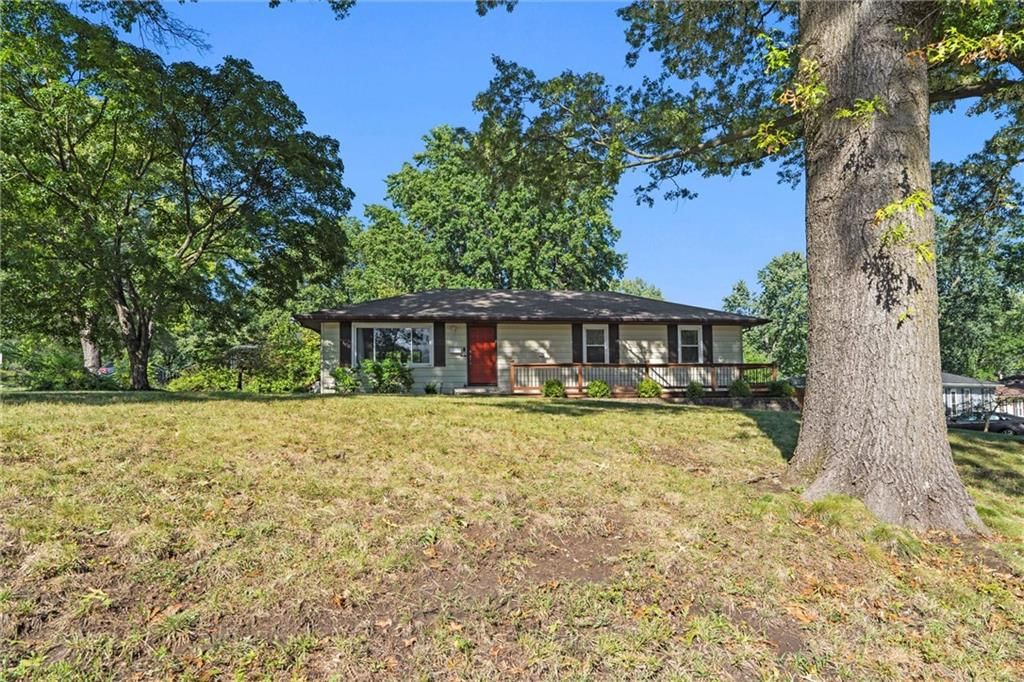 10228 W 55th Street, Merriam, KS