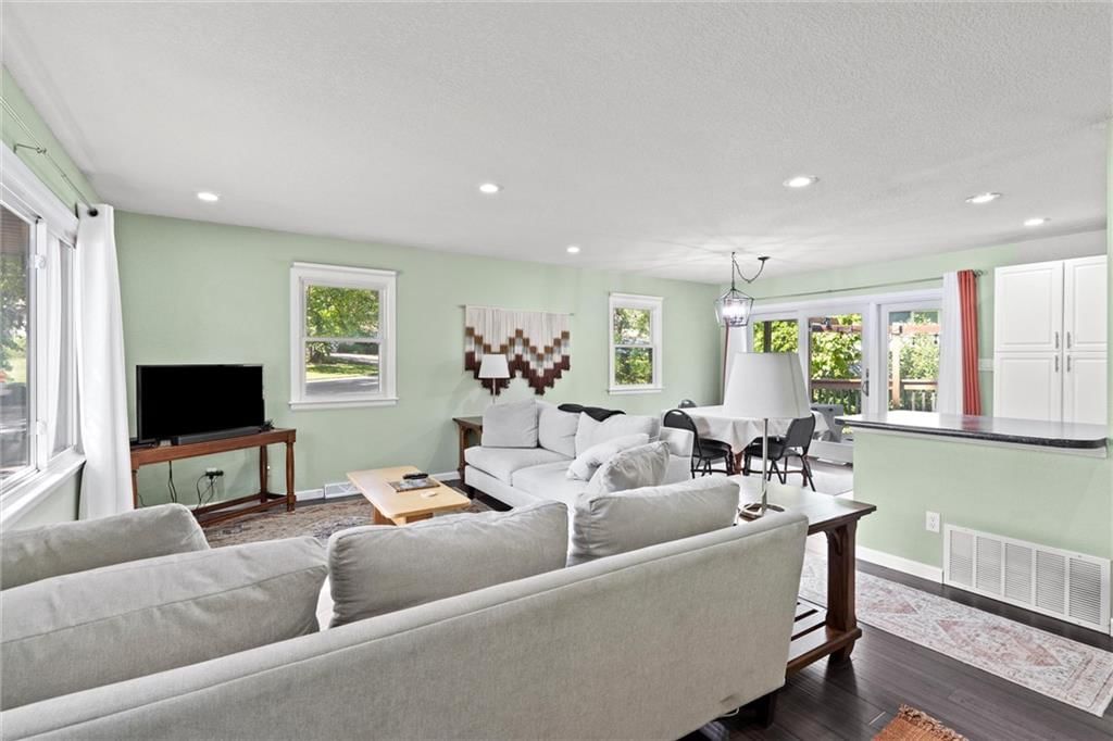 10228 W 55th Street — photo 4
