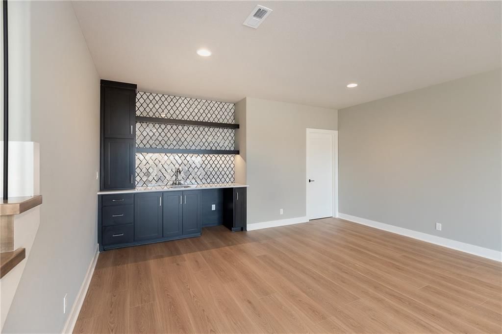 18609 Reinhardt Street — photo 38