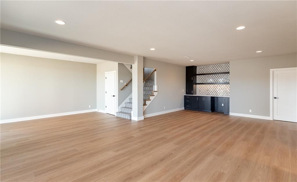 18609 Reinhardt Street — photo 39
