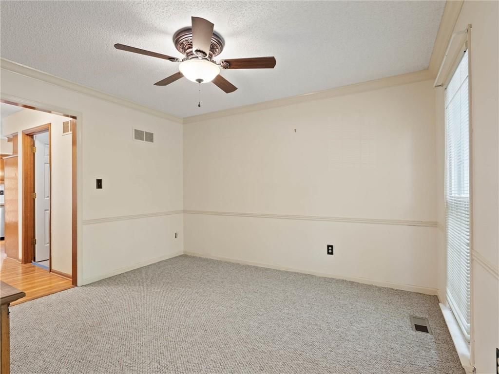 5807 N Cypress Avenue — photo 3