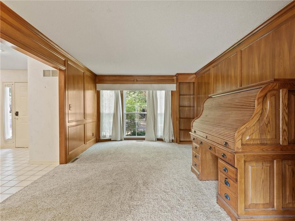 5807 N Cypress Avenue — photo 5