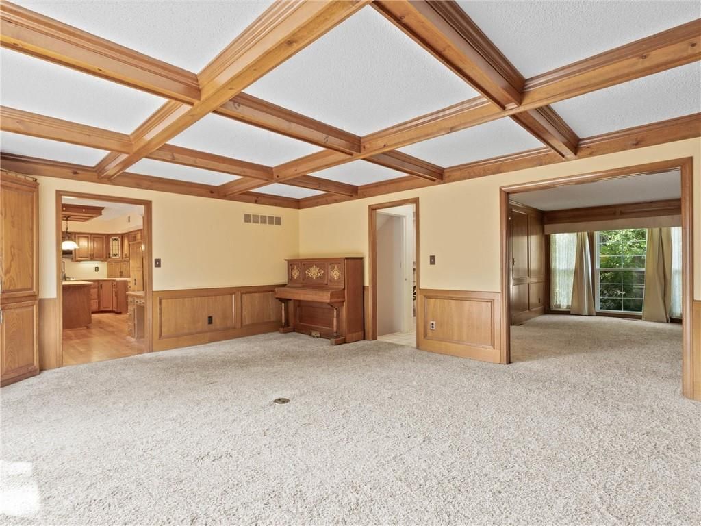 5807 N Cypress Avenue — photo 8