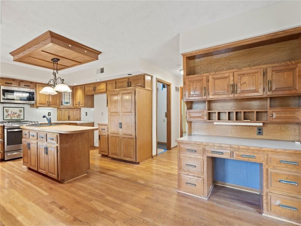 5807 N Cypress Avenue — photo 11