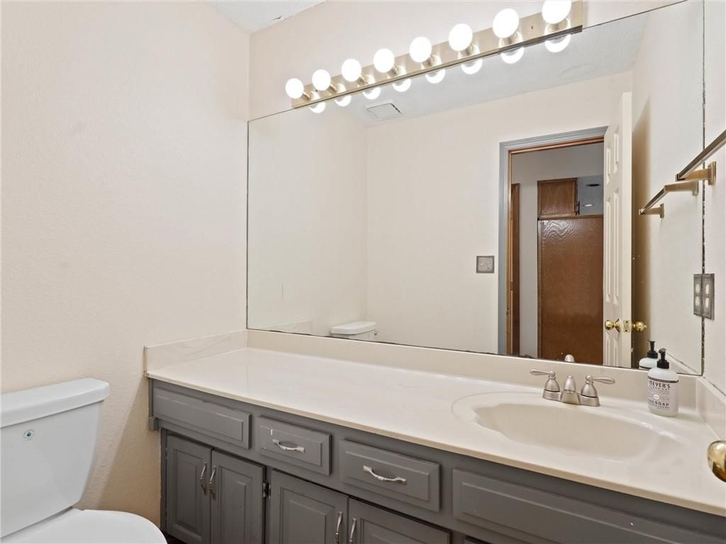 5807 N Cypress Avenue — photo 14