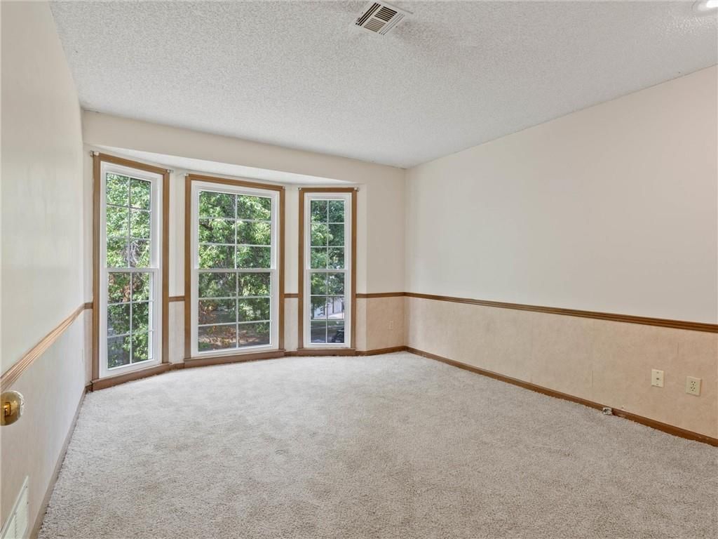 5807 N Cypress Avenue — photo 16