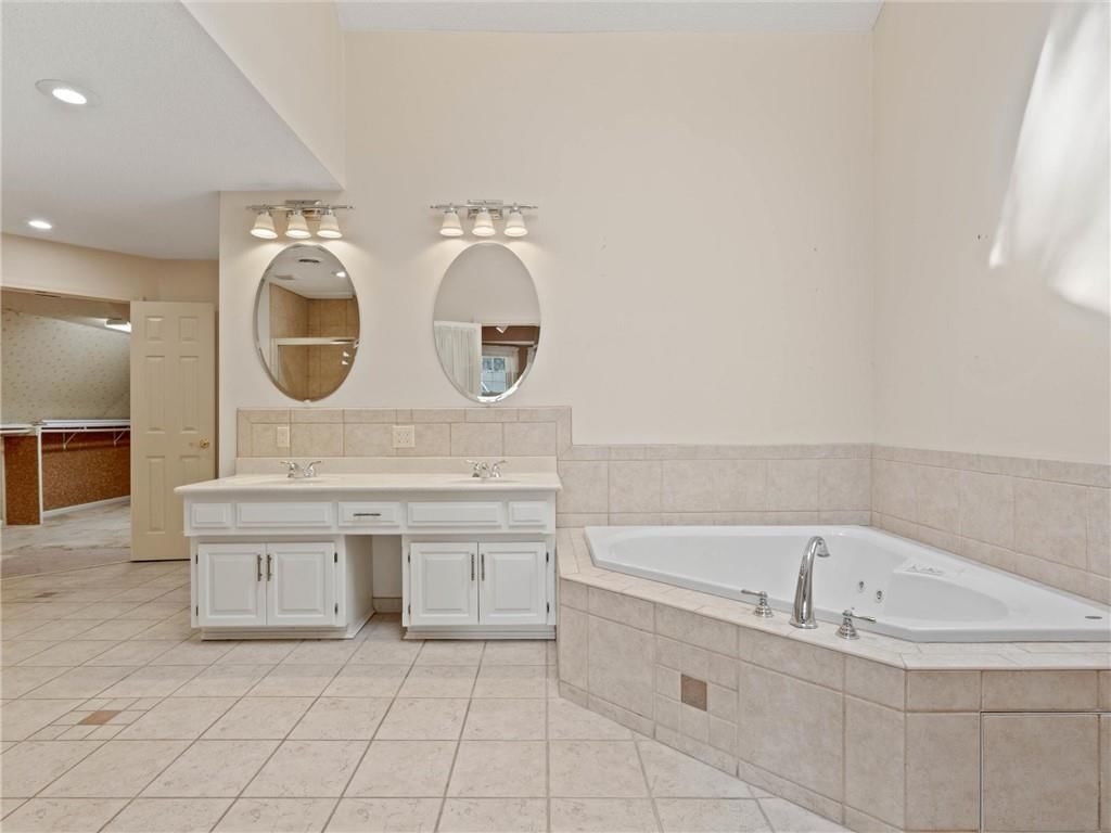 5807 N Cypress Avenue — photo 22