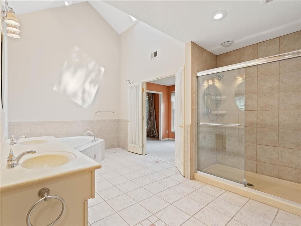5807 N Cypress Avenue — photo 23