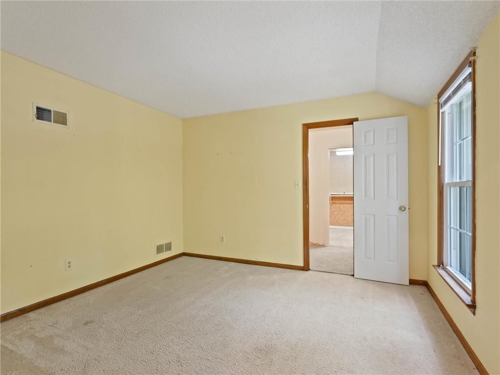 5807 N Cypress Avenue — photo 27