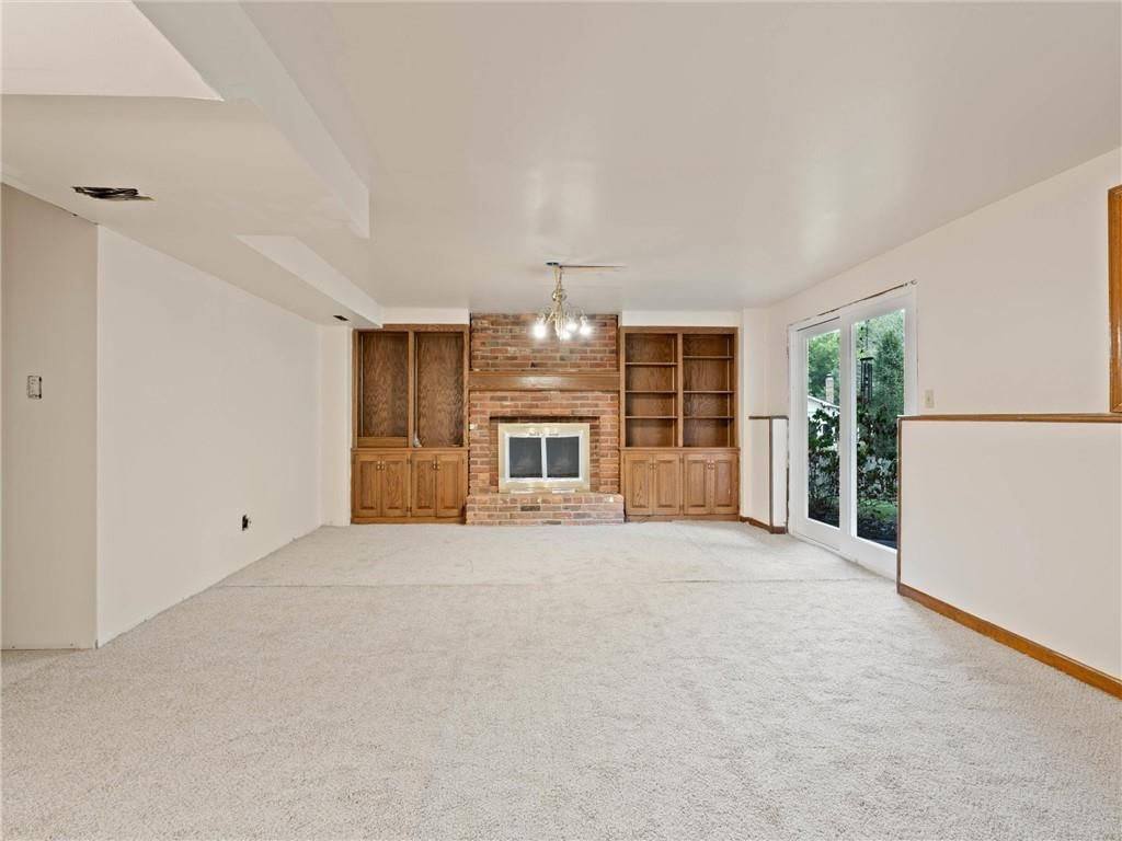 5807 N Cypress Avenue — photo 28