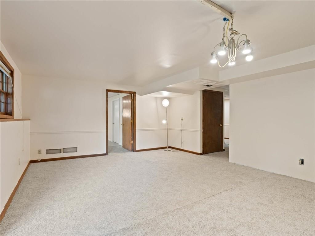 5807 N Cypress Avenue — photo 29