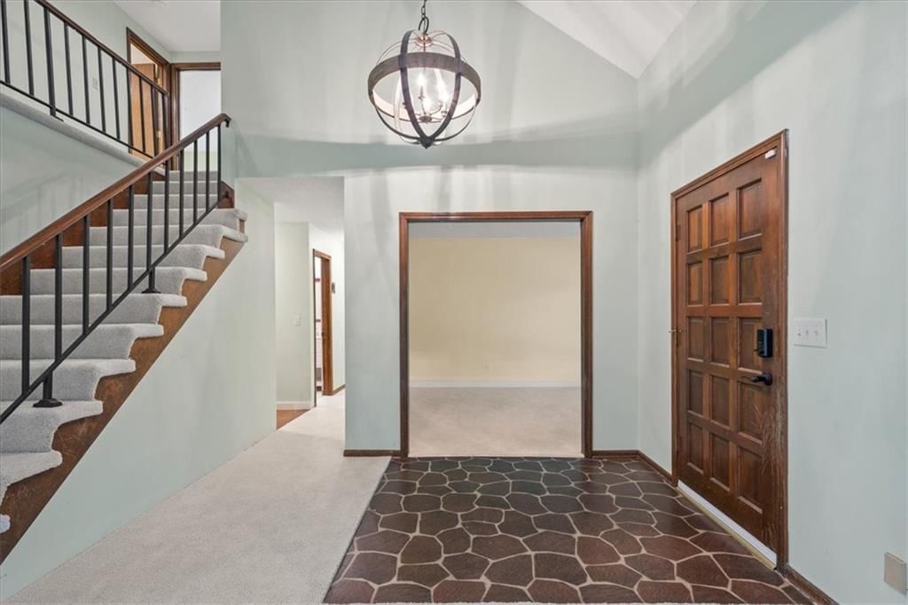 7029 ALBERVAN Street — photo 3