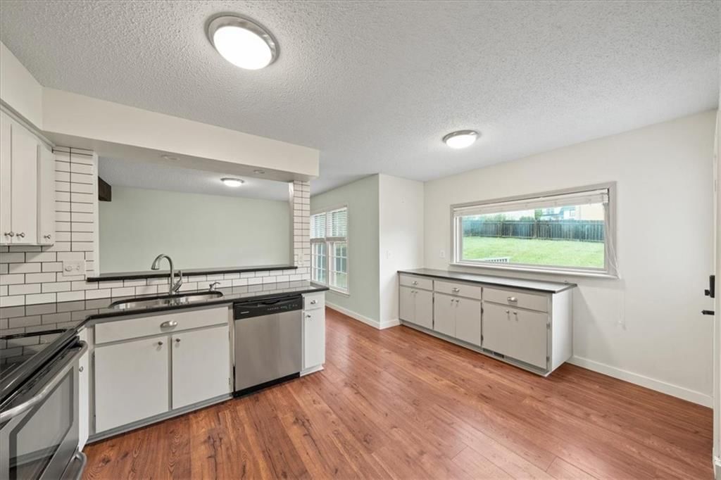 7029 ALBERVAN Street — photo 16