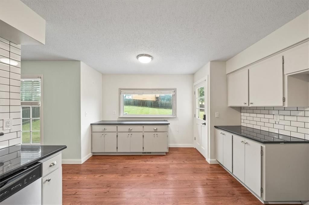 7029 ALBERVAN Street — photo 17