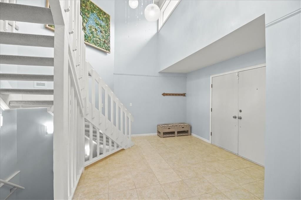 215 NW Aspen Street — photo 4