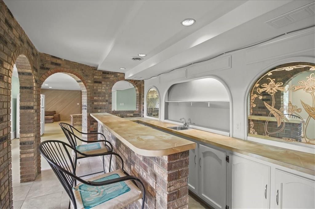 215 NW Aspen Street — photo 8