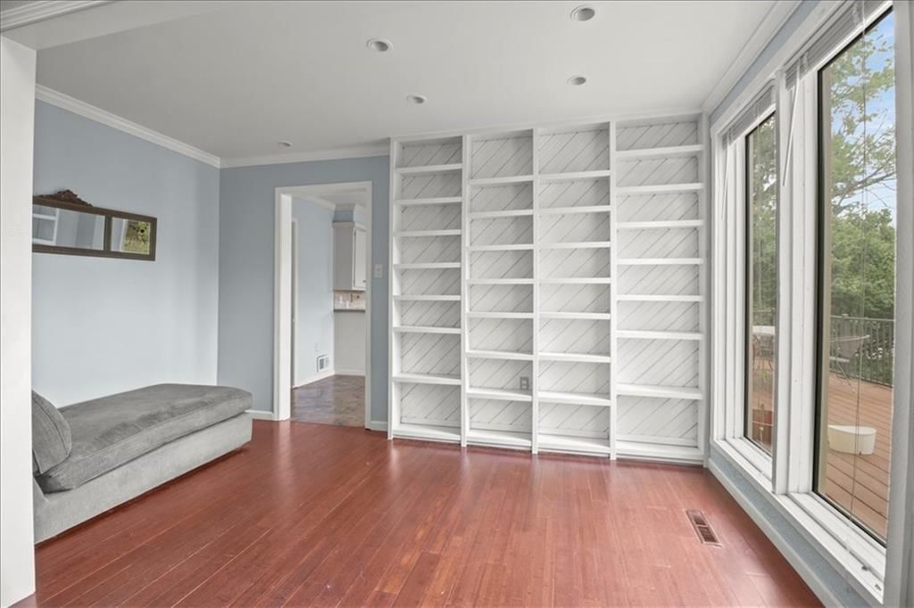 215 NW Aspen Street — photo 15