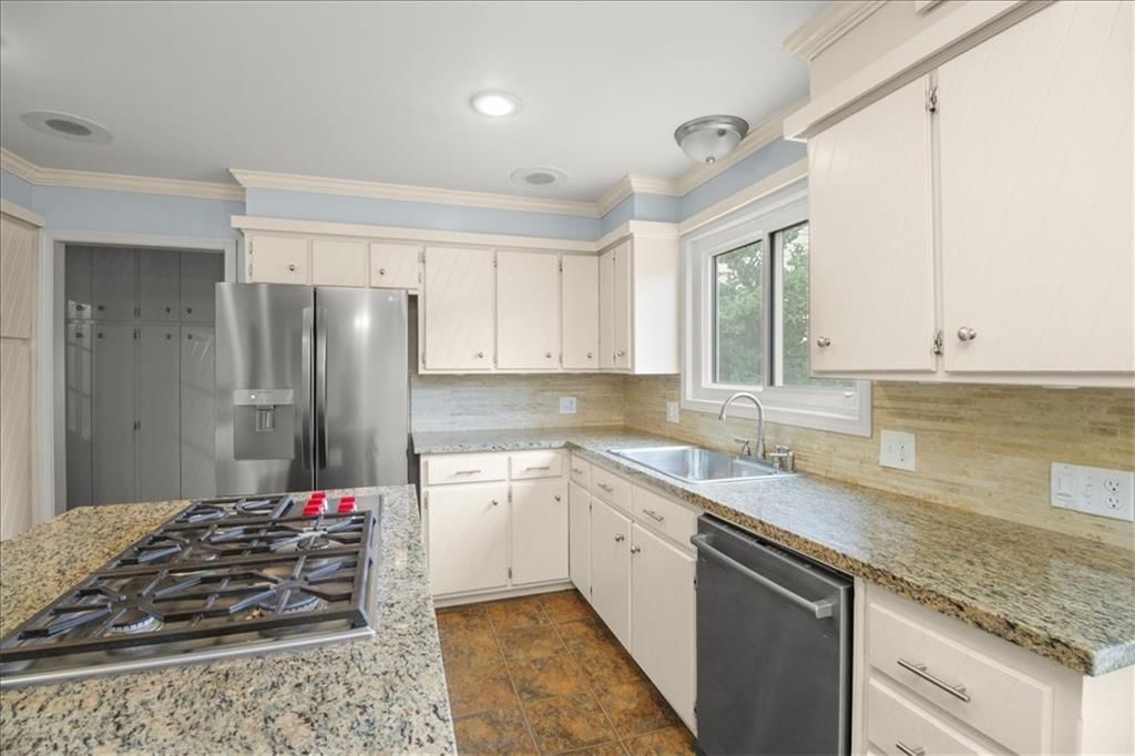 215 NW Aspen Street — photo 19