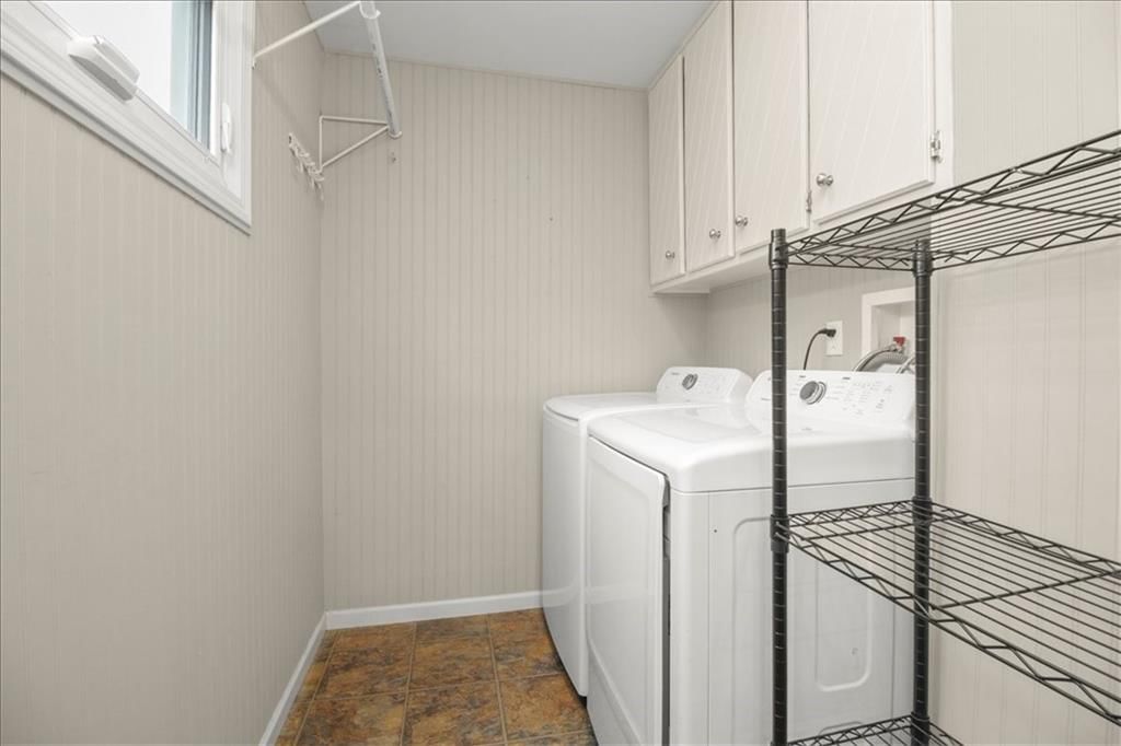 215 NW Aspen Street — photo 22