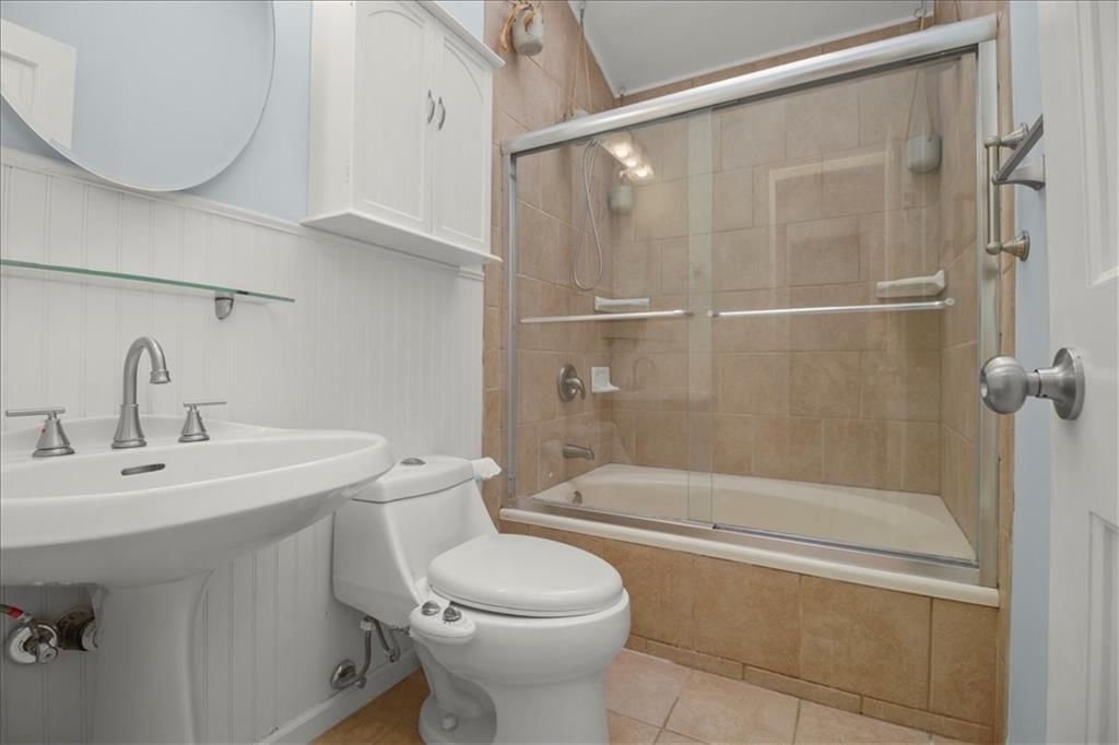 215 NW Aspen Street — photo 38