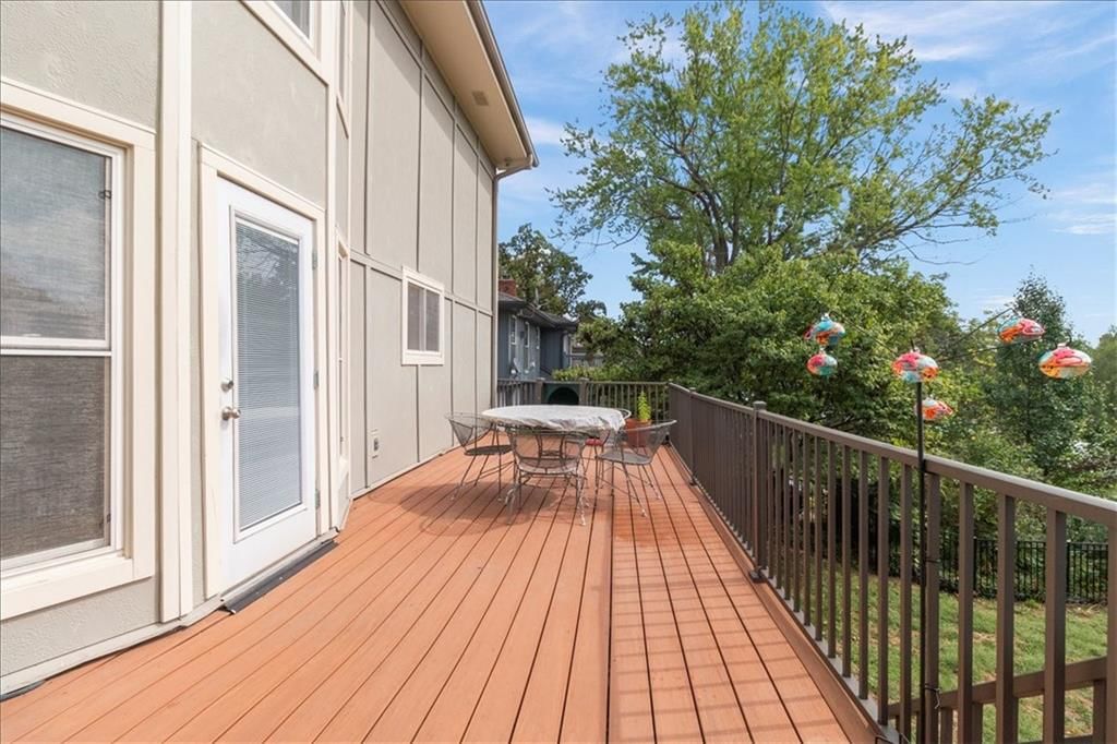215 NW Aspen Street — photo 42