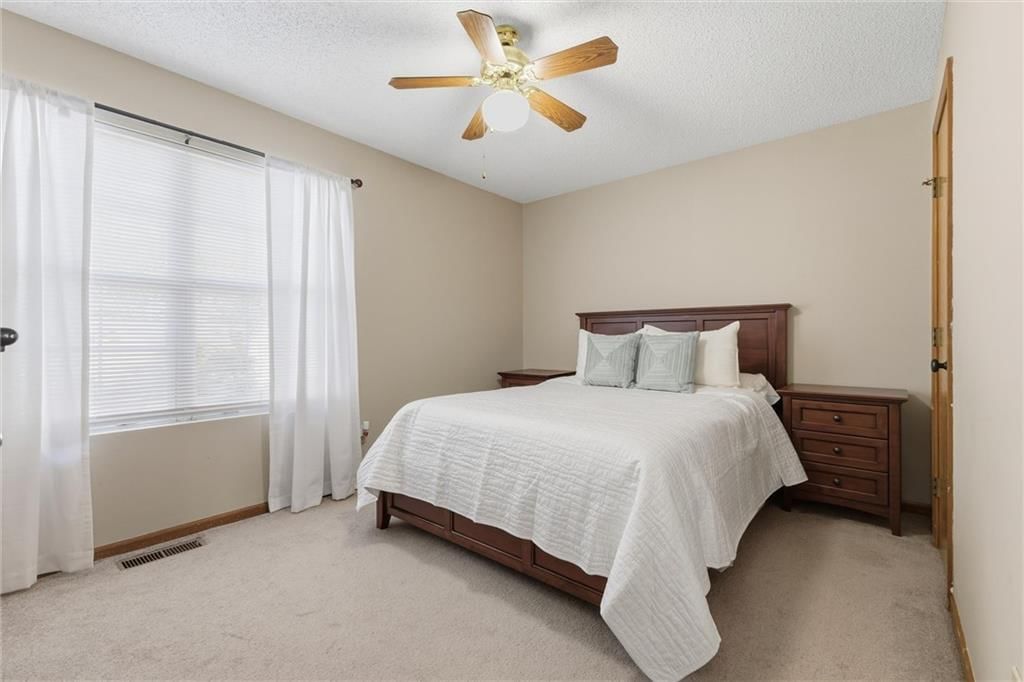 11207 N MARSH Avenue — photo 17
