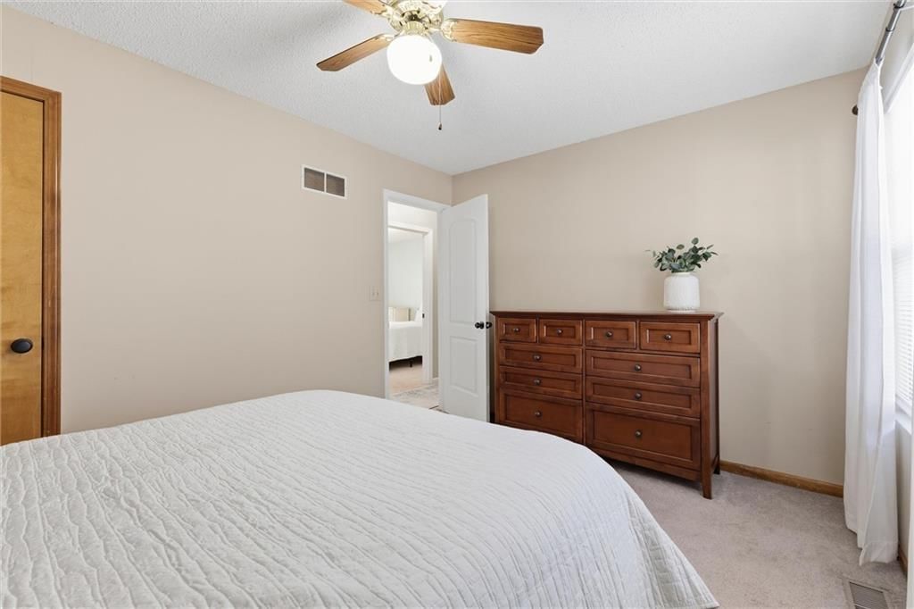 11207 N MARSH Avenue — photo 18
