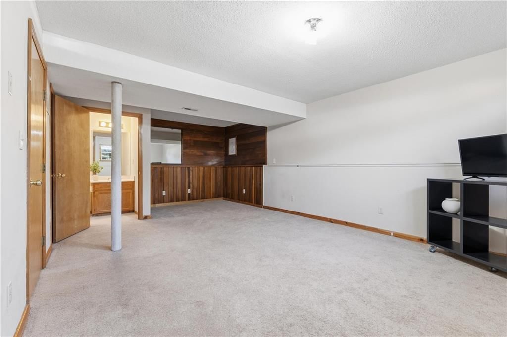 11207 N MARSH Avenue — photo 22