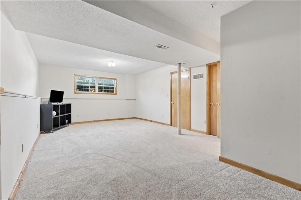 11207 N MARSH Avenue — photo 23