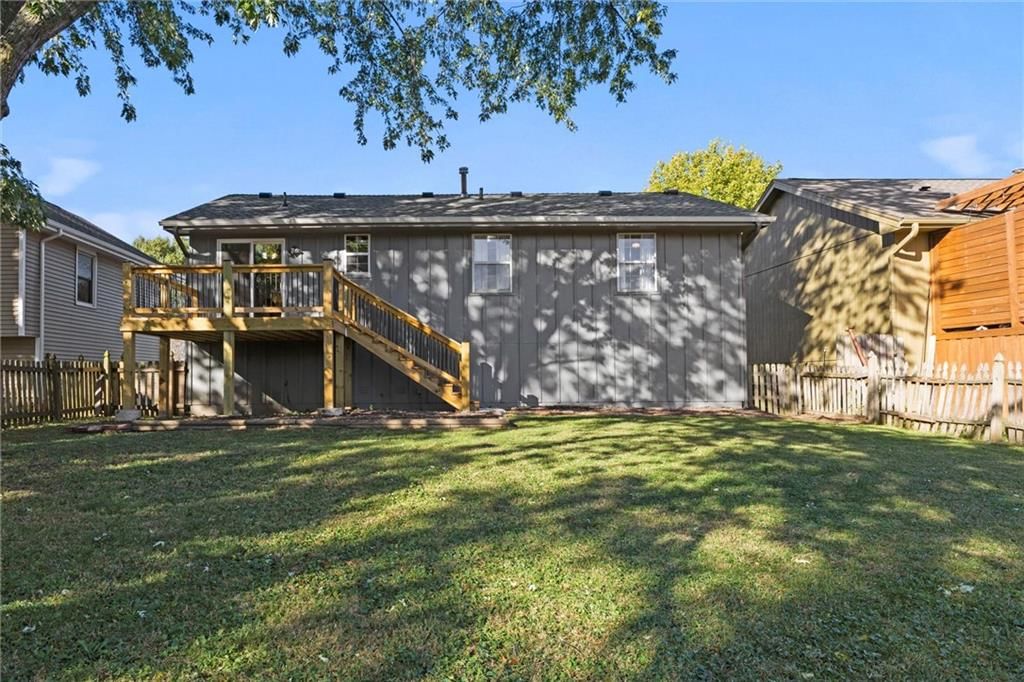 11207 N MARSH Avenue — photo 31