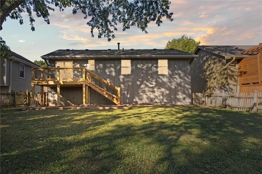 11207 N MARSH Avenue — photo 32