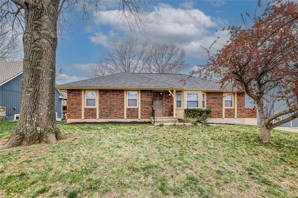 3608 NW Blue Jacket Drive — photo 2