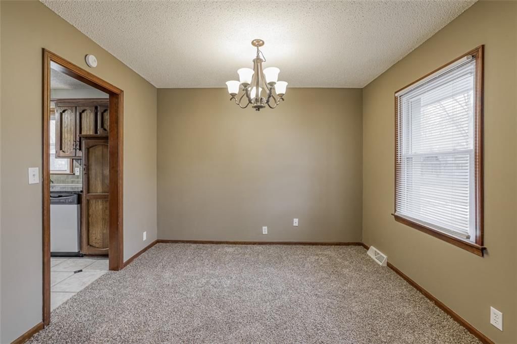 3608 NW Blue Jacket Drive — photo 9