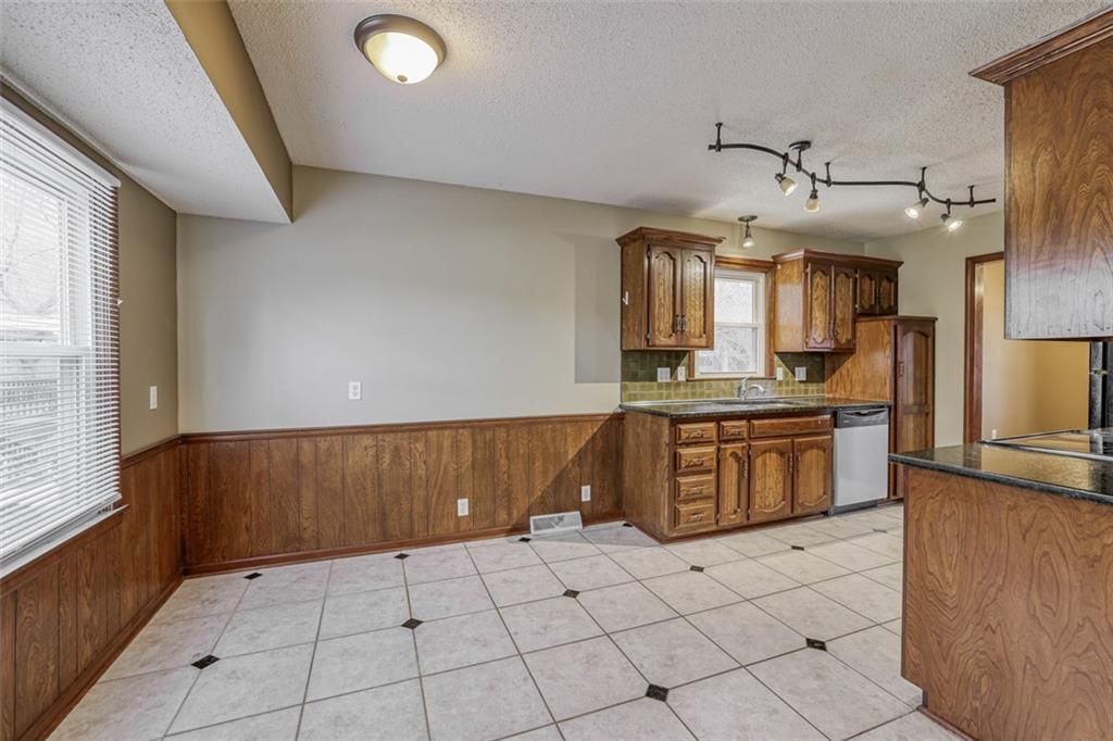 3608 NW Blue Jacket Drive — photo 16